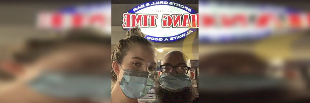 Natalie Wester und ihr Mann wurden in einer Bar in Texas nicht bedient, weil sie eine Maske trugen.