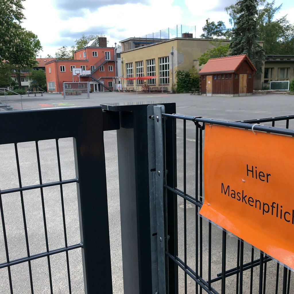 In Berliner Schulen herrscht Maskenpflicht. 