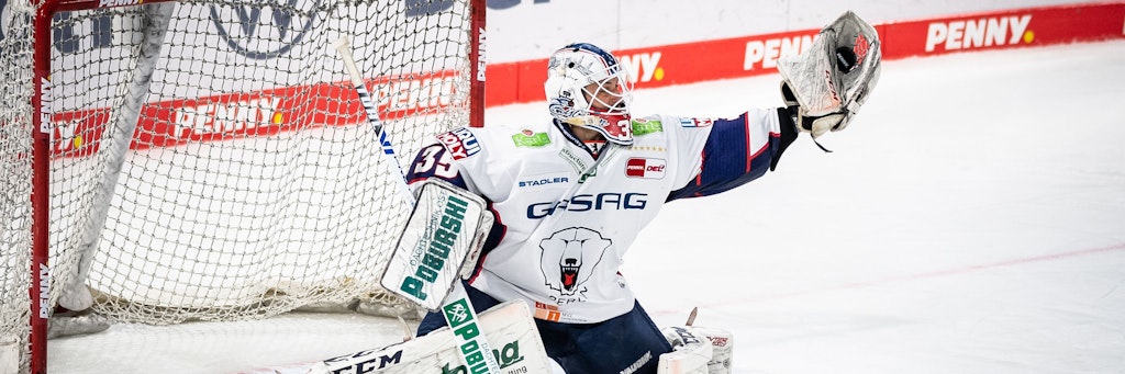 Torhüter Mathias Niederberger war in Straubing wieder zu Stelle, sicherte mit 31 Paraden den 4:0-Sieg der Eisbären. 