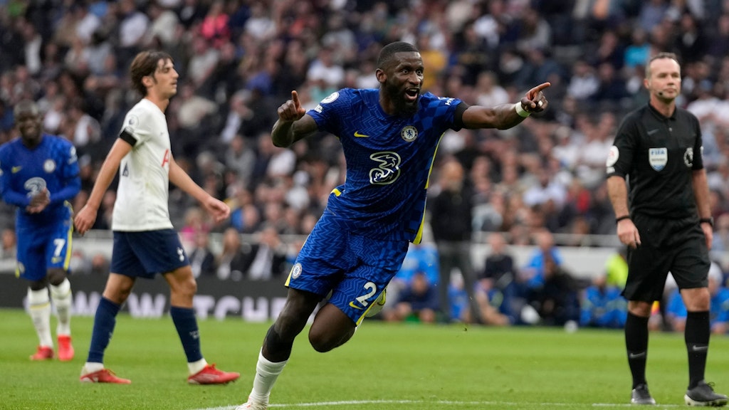 Antonio Rüdiger ist auch torgefährlich, traf beim 3:0-Sieg des FC Chelsea gegen Tottenham zum Endstand.
