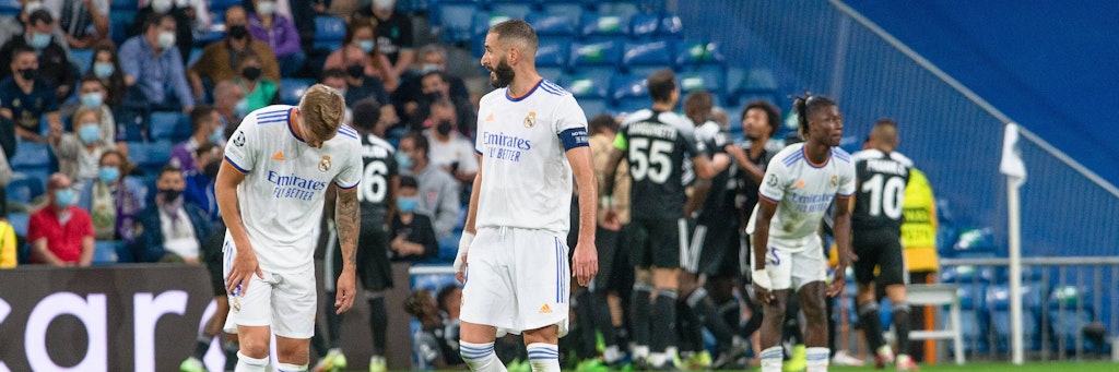 Toni Kroos (l.) und Karim Benzema sind fassungslos: Real verliert gegen den krassen Außenseiter Sheriff Tiraspol.