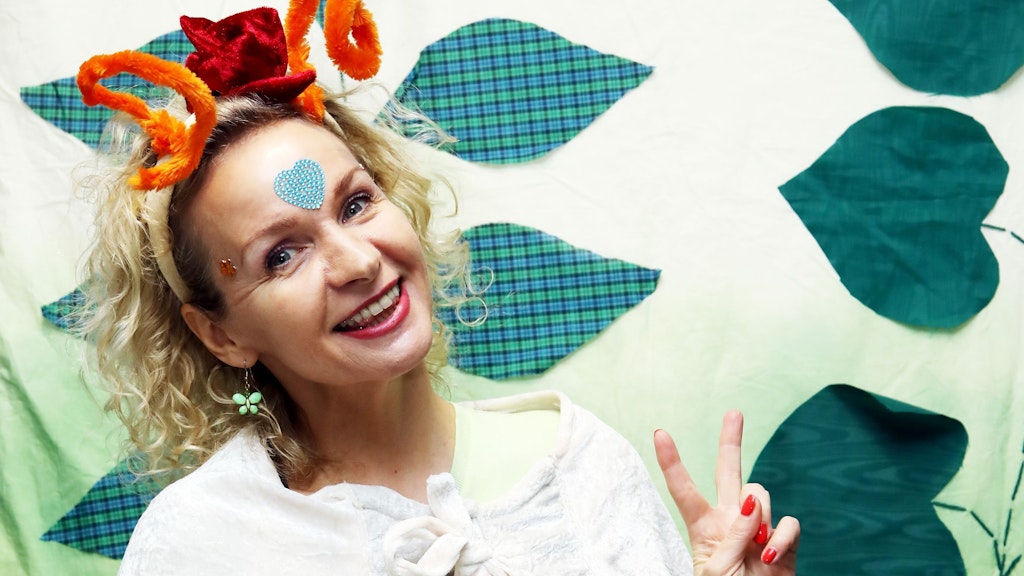 Una Gonschorr führte mit ihrem Ensemble unter anderem das Musical „Aponi “ in verschiedenen Berliner Kinderkliniken auf.