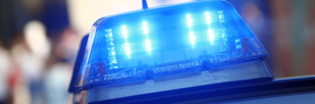 Blaulicht eines Einsatzwagens der Polizei (Symbolfoto)
