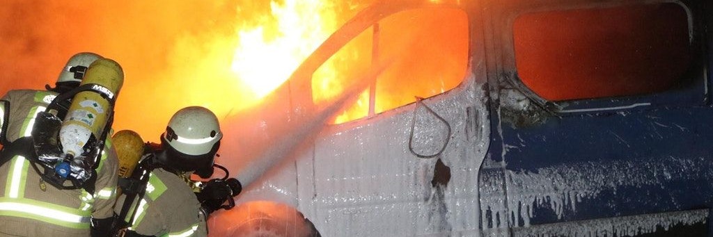 Auch in Lichtenberg brannten zu Beginn des neuen Jahres wieder zwei Autos.