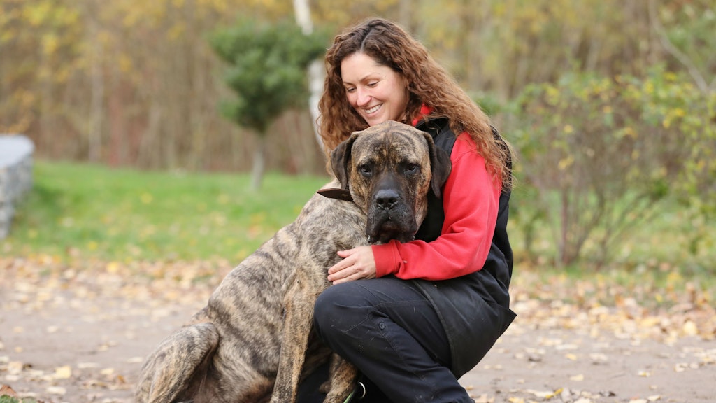 Xenia Katzurke (35) ist Verhaltenstherapeutin für Hunde im Berliner Tierheim.