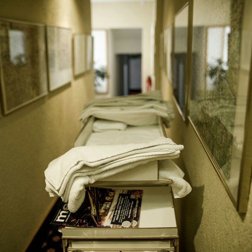 Die meisten Zimmer auf den vier Etagen des Hotels sind leer. 