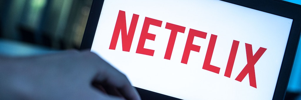 Das Logo des Video-Streamingdienstes Netflix ist auf dem Display eines Laptops zu sehen. (Symbolfoto)