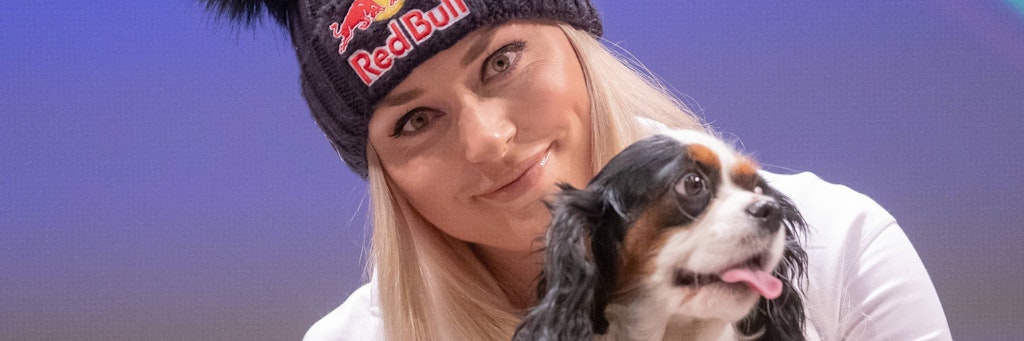 Lindsey Vonn und ihre Hündin Lucy bei einem Event 2019.