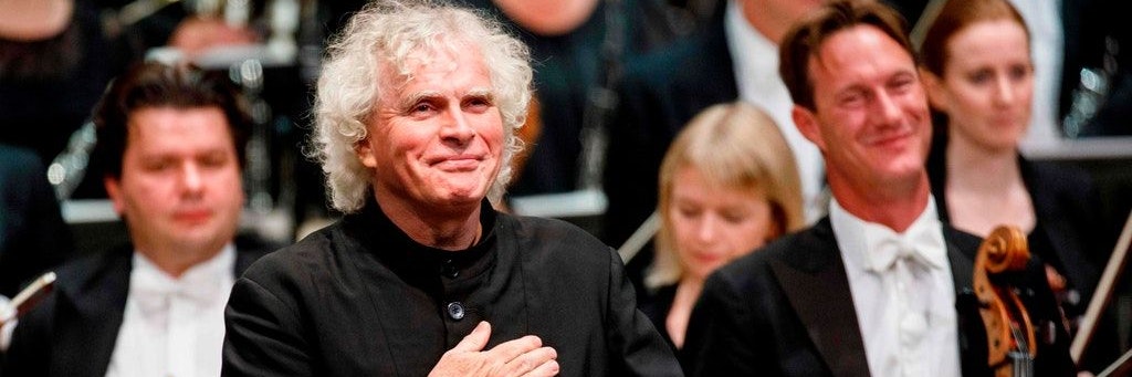 Sir Simon Rattle bei einem Konzert. Er war über zehn Jahre Chefdirigent der Berliner Philharmoniker.