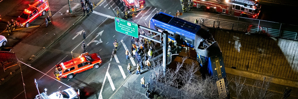 Die Bilder von dem Unglück in New York gingen am Freitag um die Welt. Der Unfall ereignete sich im Stadtteil Bronx.