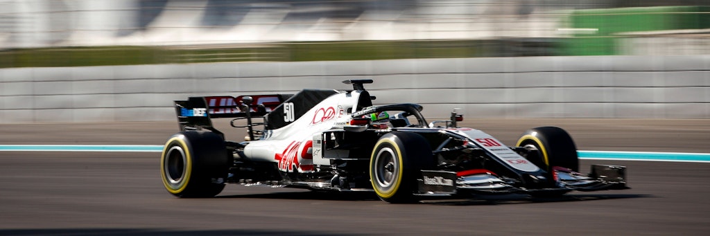 Am Saisonende 2020 saß Mick Schumacher in Abu Dhabi im offiziellen Training schon im Haas. 