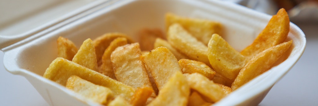 Cafés und Restaurants sollen bald Mehrweg-Verpackungen aus Kunststoff anbieten.