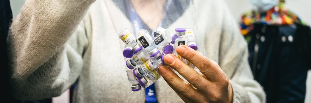 Der Impfstoff von Biontech Pfizer wird in Berlin wieder knapp.