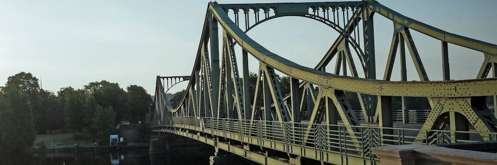Die Glinicker Brücke zwischen Berlin und Brandenburg.
