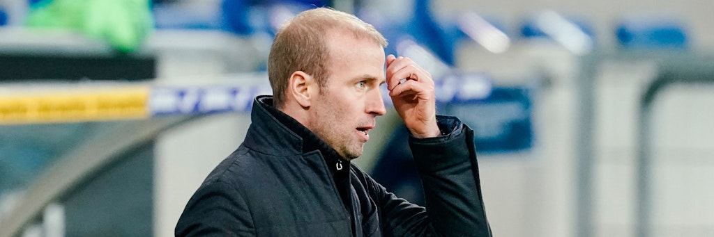 Sebastian Hoeneß und der TSG Hoffenheim stehen nach der bitteren 1:3-Pleite gegen Freiburg unruhige Zeiten bevor. 