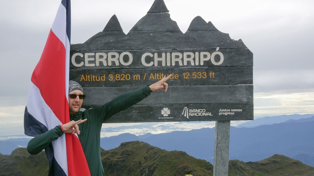 Mark Hegedüs freut sich auf dem höchsten Berg Costa Ricas, dem Cerro Chirripo.