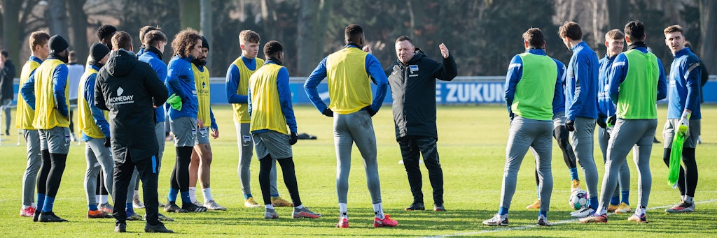 Wieder ganz in seinem Element: Pal Dardai (44) an seinem ersten Tag als reaktivierter Hertha-Trainer.