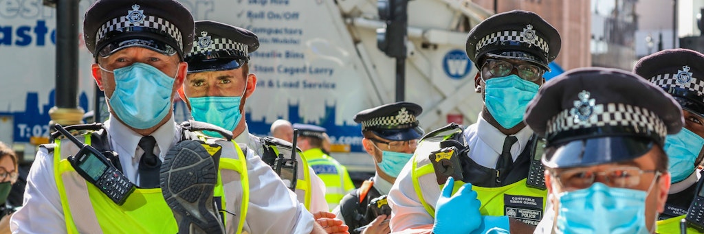 Britische Polizisten im Einsatz bei einer Demonstration (Symbolbild).
