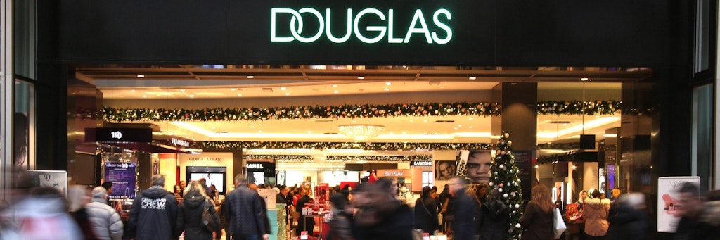 Einkaufen im Laden war gestern: Douglas setzt in Zukunft vermehrt auf Online-Geschäfte.