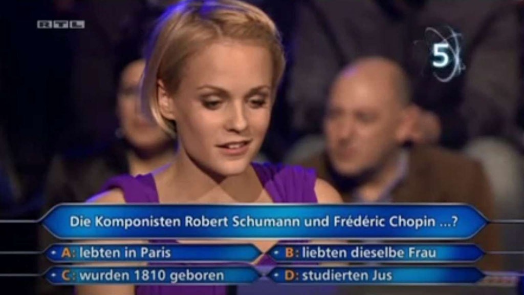 Mirjam Weichselbraun musste in der Quiz-Show auf dem heißen Stuhl sitzen.