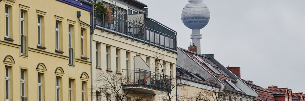 Im November ist die zweite Stufe des Berliner Mietendeckels in Kraft getreten. 365.000 Haushalte profitieren von den Mietsenkungen.