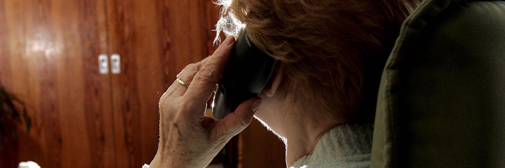 Die Polizei warnt vor Betrug am Telefon.