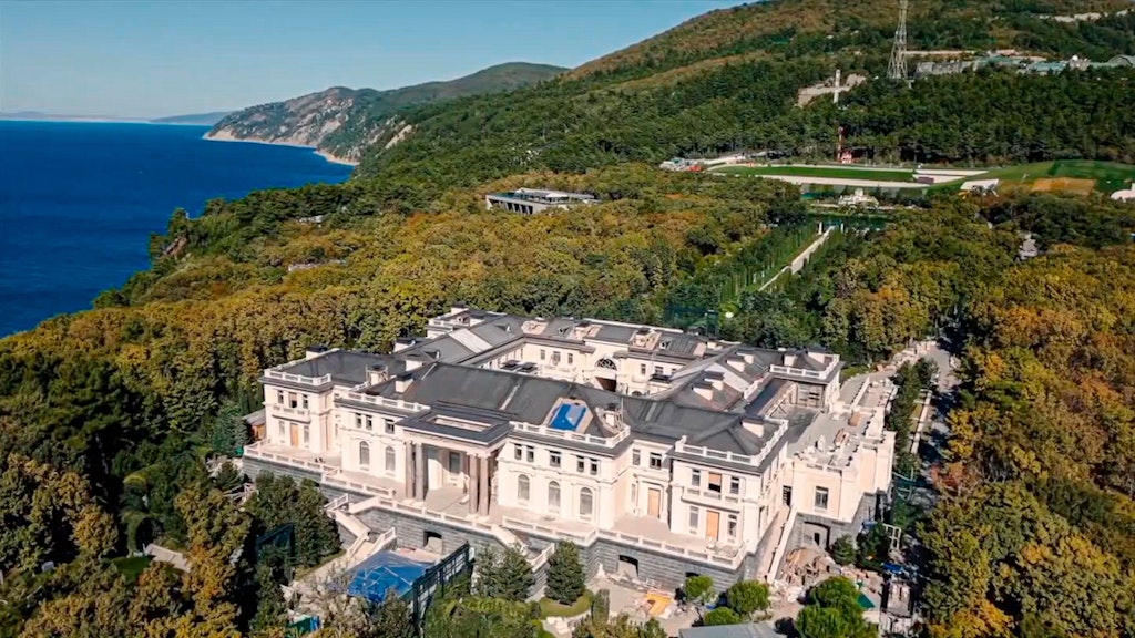 Das Anwesen an der Schwarzmeerküste - das Grundstück ist 40 Mal größer als Monaco. 