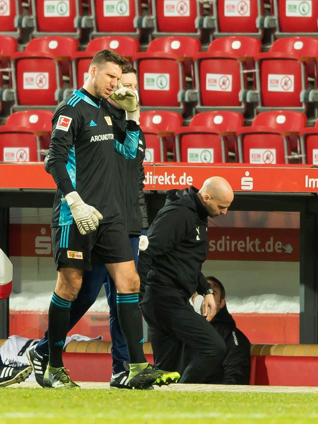 Musste verletzt raus: Unions Keeper Andreas Luthe.