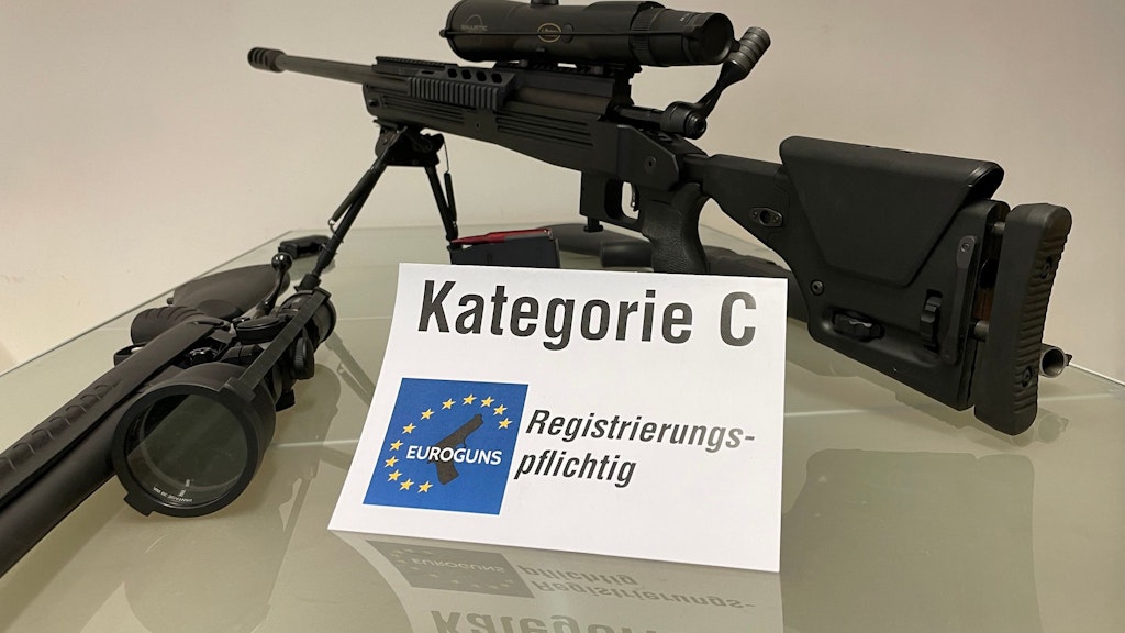 Die Repetierbüchse Savage Arms Kal. 338 Lapua Magnum. Jeder Österreicher kann so eine Waffe kaufen und zum Scharfschützengewehr hochrüsten.