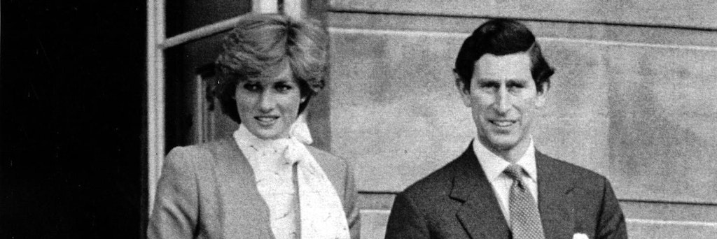Prinz Charles und Lady Diana Spencer bei der Bekanntgabe ihrer offiziellen Verlobung in London.