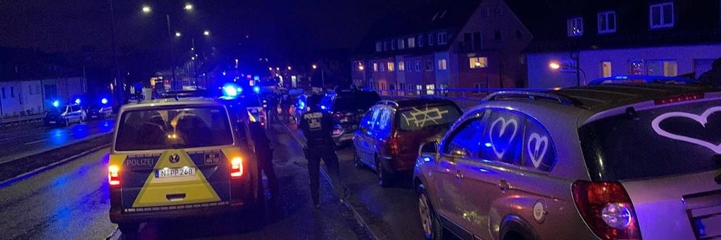 Die Polizei hat einige der an dem gefährlichen Corona-Leugner-Autokorso beteiligten Fahrzeuge anhalten können.
