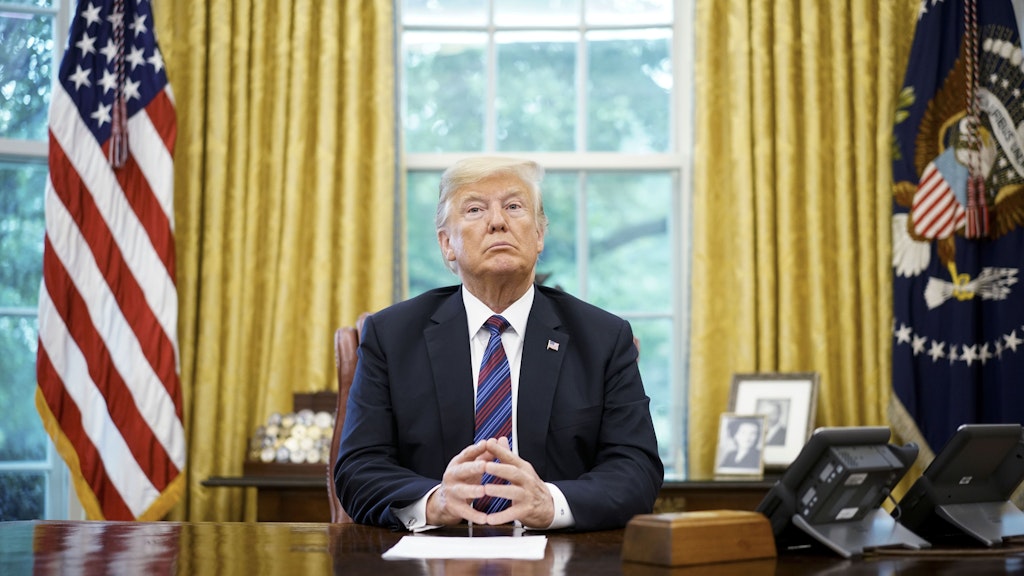 Bis zum 20. Januar muss Präsident Trump das Weiße Haus ohnehin räumen - doch selbst Regierungsmitglieder wollen ihn bereits schon vorher loswerden.