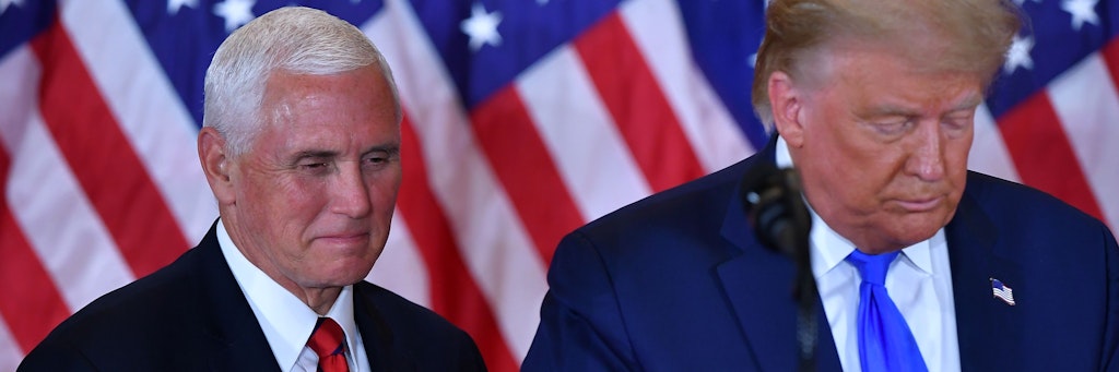 Vize-Präsident Mike Pence (l.) und sein Kabinett könnten die Amtsendhebung von Donald Trump anleiern. Doch es gibt auch eine andere Möglichkeit.