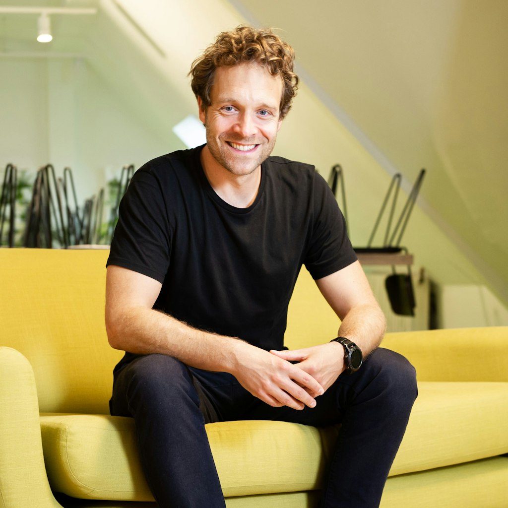 Stephan Bayer, Gründer von sofatutor, einem der führenden EdTech-Unternehmen Europas, in Friedrichshain.