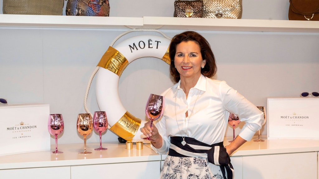 Claudia Obert (59)