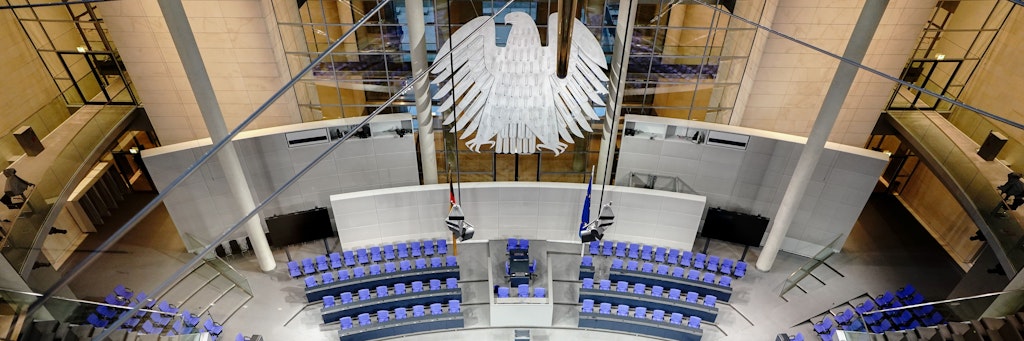 Der Reichstag in Berlin. Nur knapp jeder fünfte Berliner hat laut Forsa Vertrauen in die Arbeit von Parteien.
