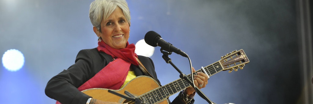 Joan Baez bei einem Konzert im Jahre 2015.