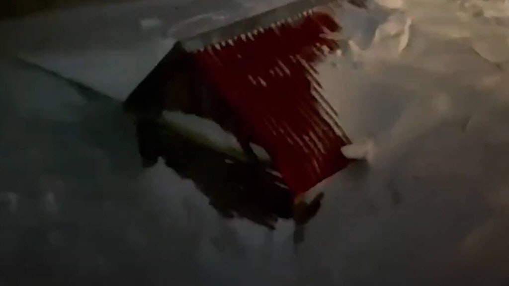 Die Schneemassen lagen bis zu drei Meter hoch.