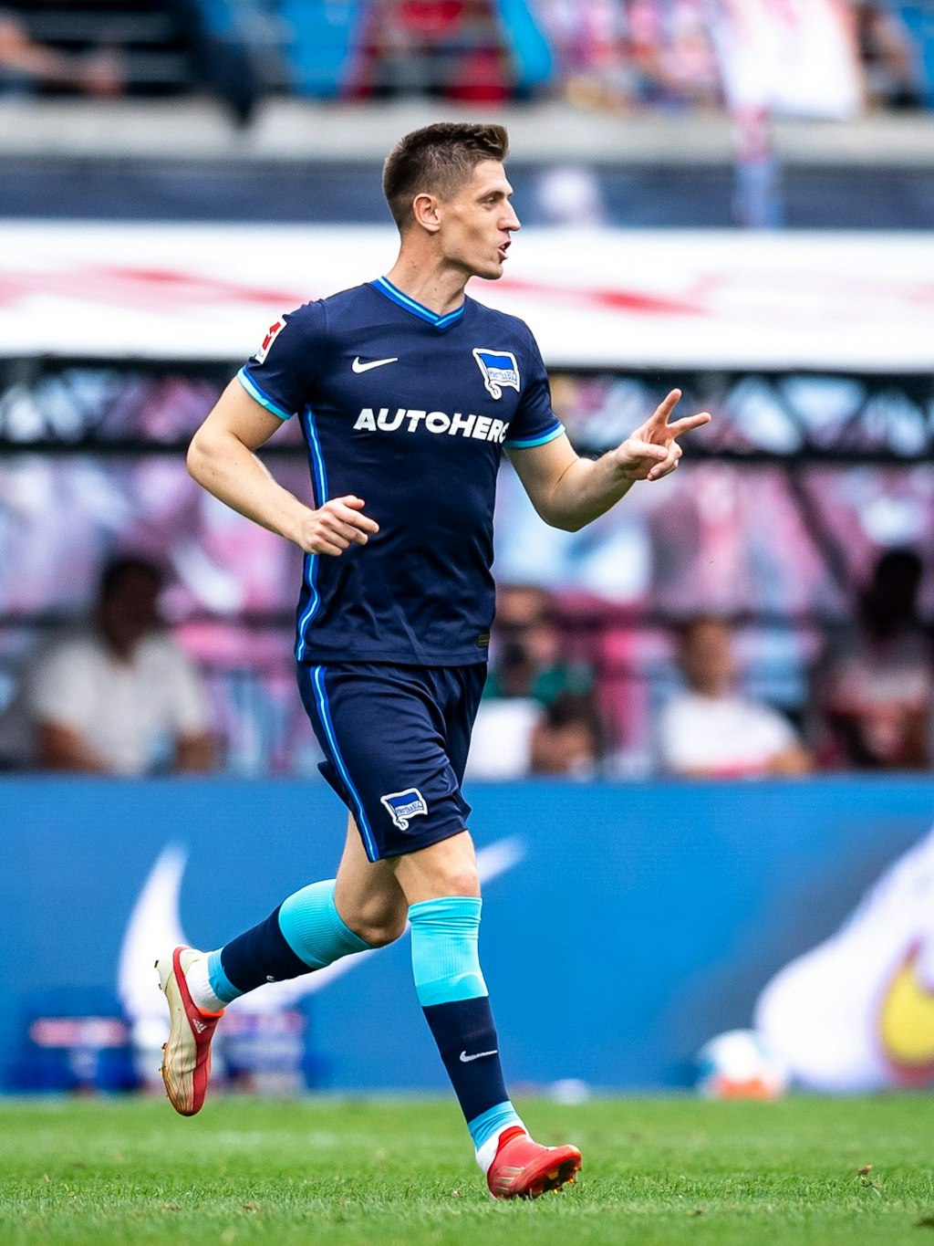 Krzysztof Piatek wird als Joker in den der letzten halben Stunde eingewechselt.