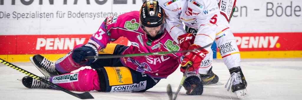 So wie hier Blaine Byron rutschen die Eisbären auch gegen Düsseldorf zu Hause schon wieder aus.