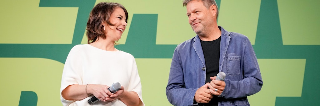 Annalena Baerbock und Robert Habeck stehen als Bundesvorsitzende an der Spitze von Bündnis 90/Die Grünen.