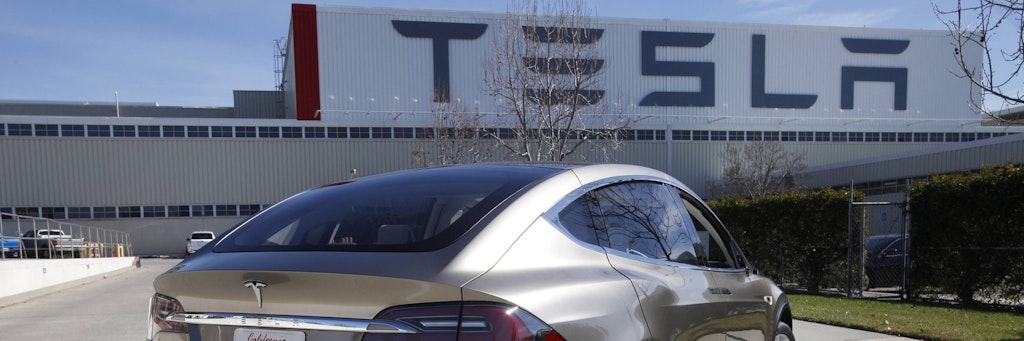 Das Tesla-Werk in Fremont in Kalifornien, wo Mitarbeiter rassistisch beleidigt wurden. 