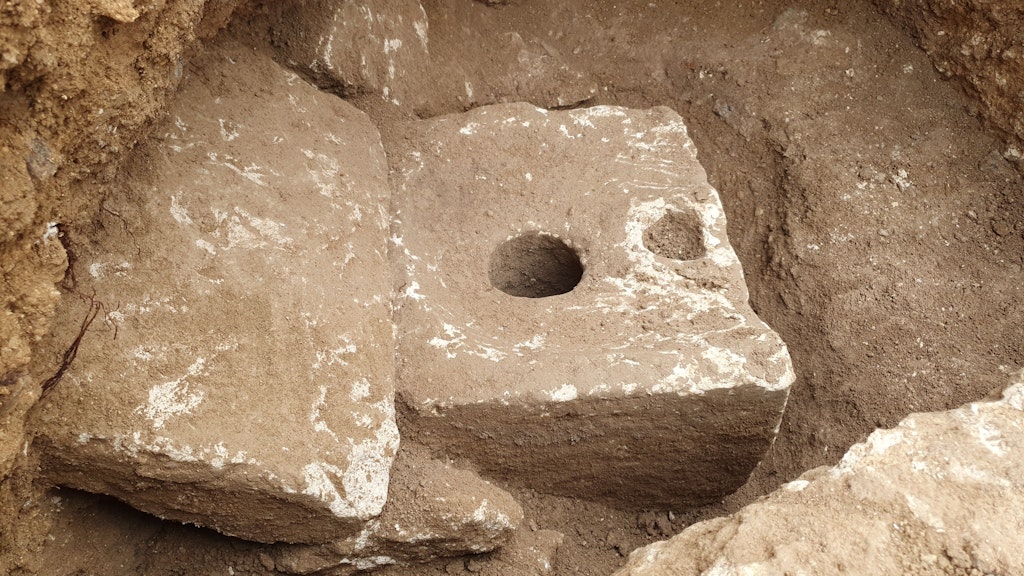 Jerusalem: Eine rund 2700 Jahre alte Privattoilette, Teil eines prächtigen königlichen Anwesens aus dem siebten Jahrhundert vor Christus, haben Archäologen in Jerusalem entdeckt. 