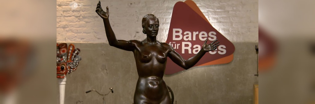 Diese nackte Frau will bei „Bares für Rares“ einen neuen Liebhaber finden.