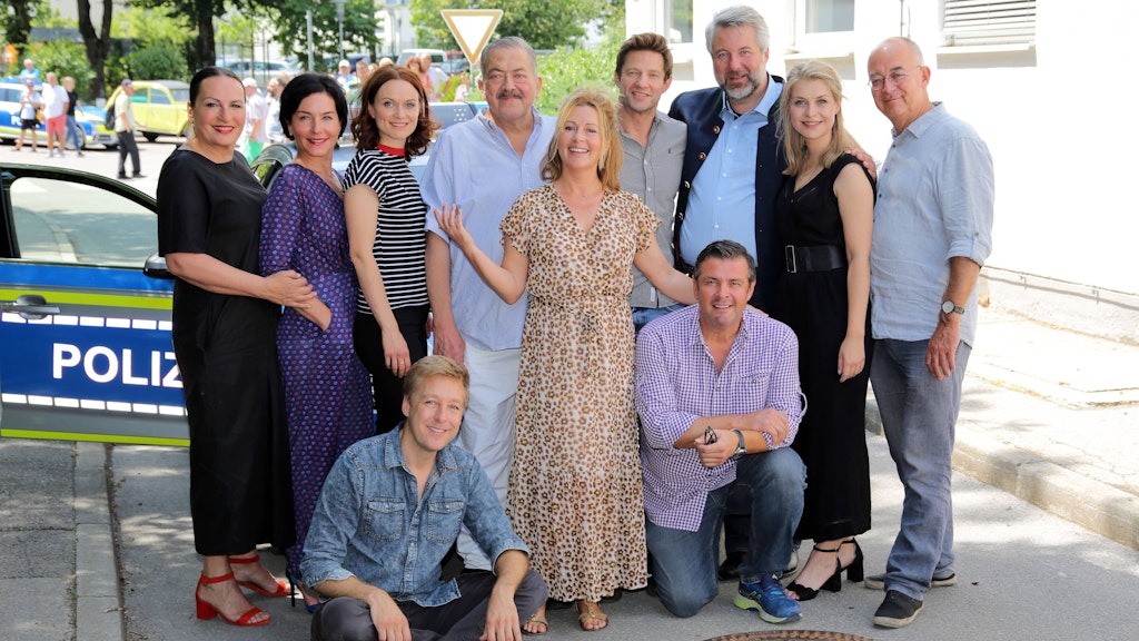 Der „Rosenheim-Cops“-Cast im Jahr 2019. Hier war Joseph Hannesschläger noch am Leben.