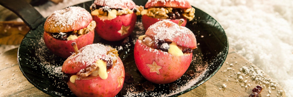 Bratäpfel schmecken in der Weihnachtszeit, geben aber auch ein köstliches Herbst-Dessert ab.