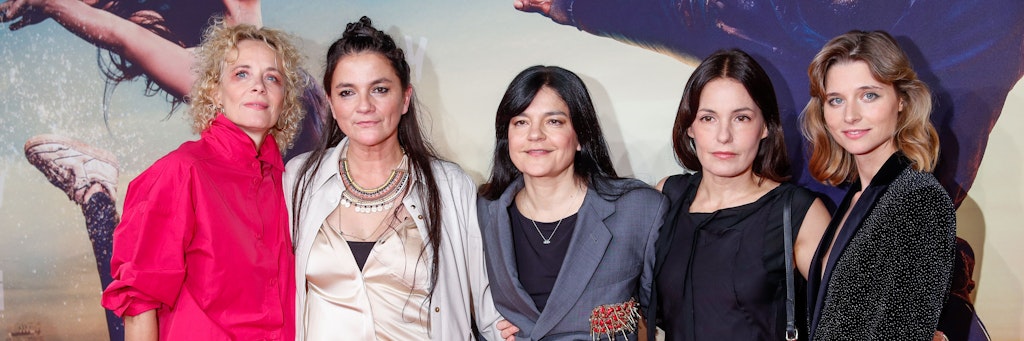 Katja Riemann (v.l.), Katja von Garnier (Regisseurin) und Jasmin Tabatabai, Nicolette Krebitz und Svenja Jung kommen zur Deutschlandpremiere des Films „Fly“ in den Berliner Zoo-Palast.