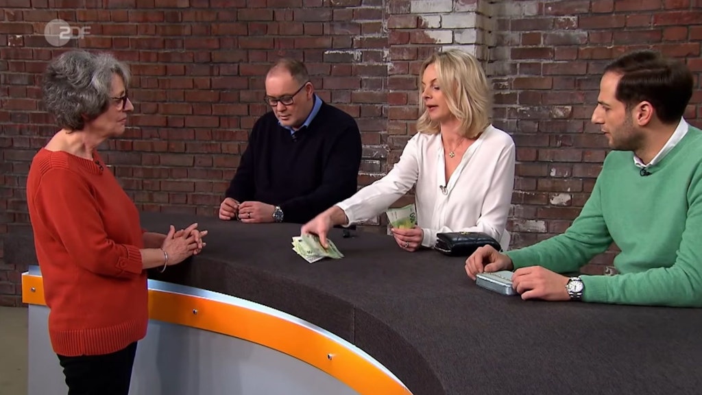 Mit 5000 Euro geht „Bares für Rares“-Kandidatin Ursula überglücklich nach Hause.