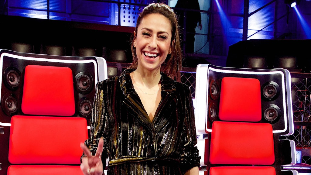 Melissa Khalaj am Set von „The Voice Kids“.