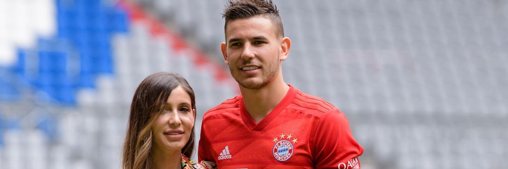 Bayerns Franzose Lucas Hernandez und seine FrauAmelia Ossa Llorente. 